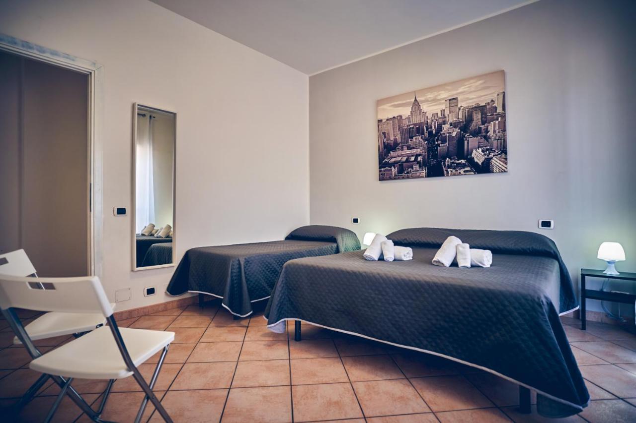 Travelershome 7Metri Guesthouse Ciampino Exterior foto