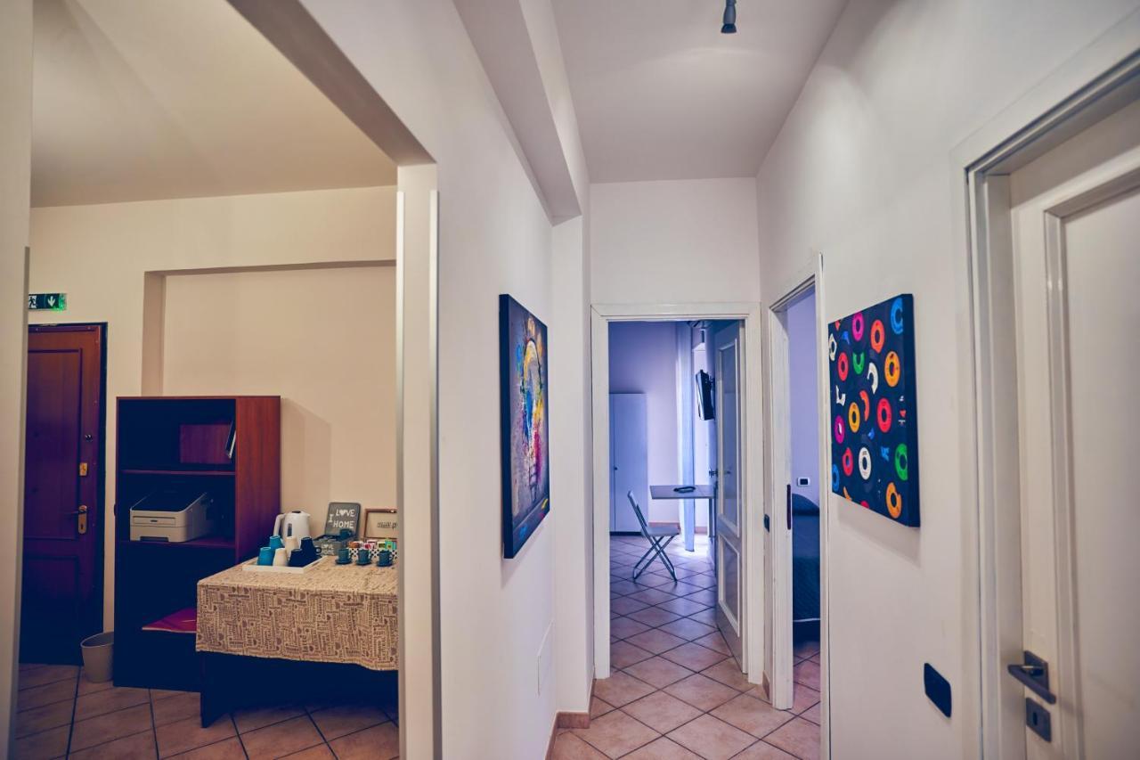 Travelershome 7Metri Guesthouse Ciampino Exterior foto